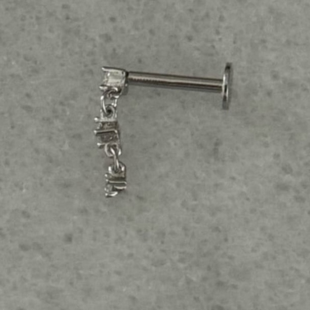 Sterling Silver Crystal Dangle Chain Cartilage Earring
Brand New - Picture 3 of 4